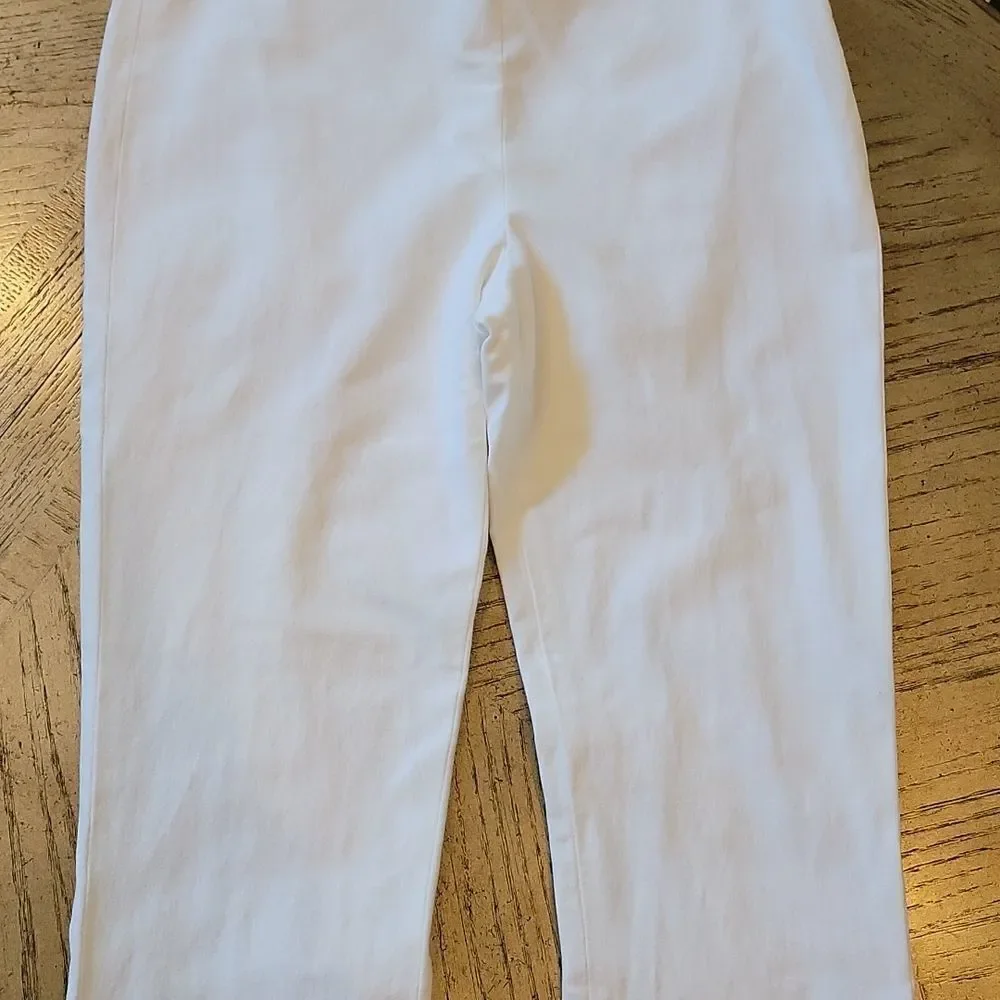 Theory white capri pants size 4 🤍 - Picture 4 of 13